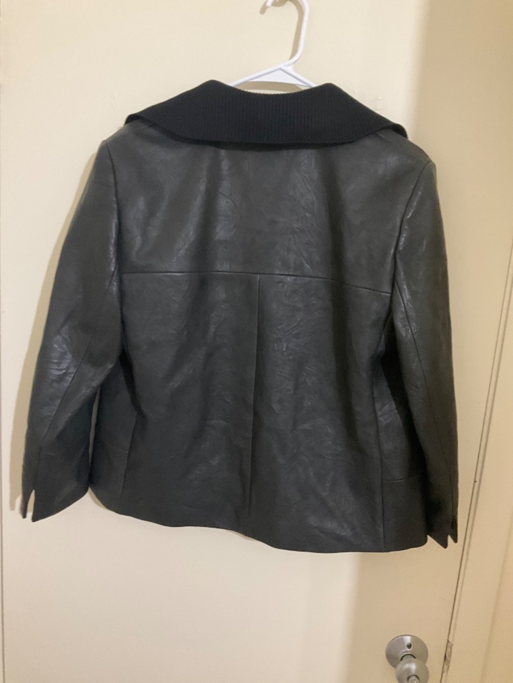 Akris punto Crinkled Leather Jacket With Detachable Knit Collar - Picture 10 of 11